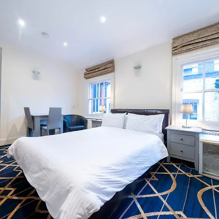 Hyde Park Rooms & Apartments-2